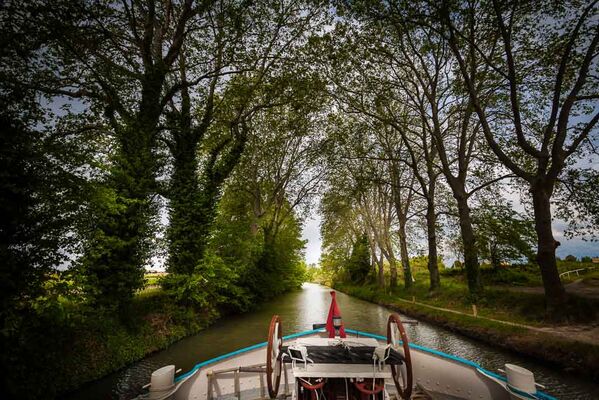 La péniche Vent du Sud sur le Grand Bief
