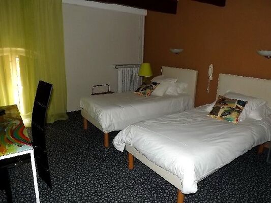 Photo 3 chambre couleur voilage jaune