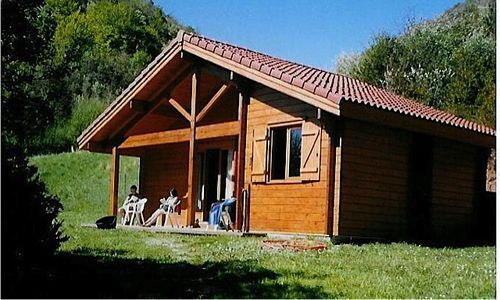 hlolar034fs001se_chalet rouge