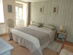 Au-Gre-du-Vent---Bouchara-Christian-chambre-double-grise