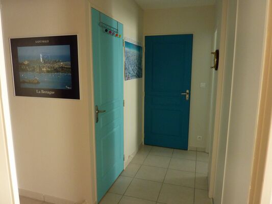 BELLEVUE MEUBLE.couloir.StMalo