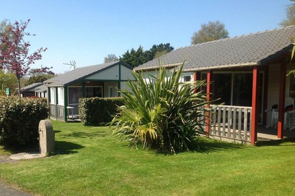 Camping-Emeraude-Saint-Briac-chalets