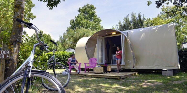 Camping-Emeraude-Saint-Briac-grande-tente