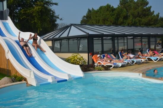 Camping-La-Touesse-Saint-Lunaire-piscine-toboggans-2