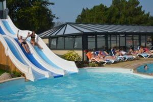 Camping-La-Touesse-Saint-Lunaire-piscine-toboggans