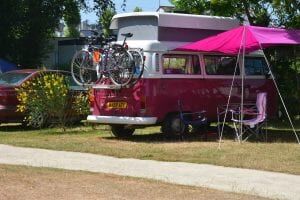 Camping-La-Touesse-Saint-Lunaire-van-rose
