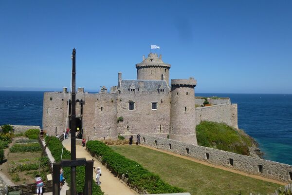 Fort-La-Latte---M