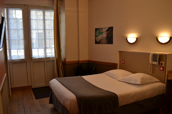Hôtel - Porte Saint-Pierre - Saint-Malo