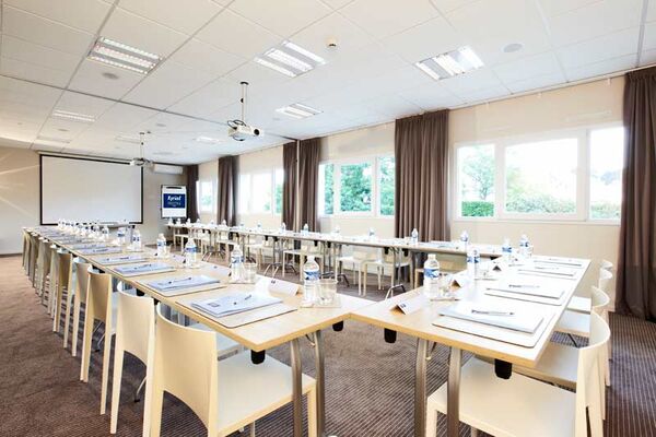 Hôtel-Restaurant Kyriad Prestige Vannes Pompidou
