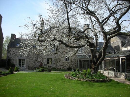 Le-Berceul-Duault-La-Richardais-Jardin