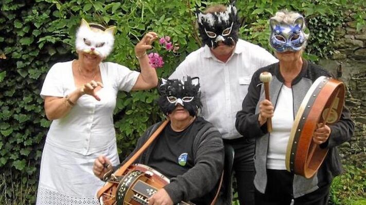 Les-Chats---Roulotte-d-Esmeralda-et-Triory-de-Bretagne-2