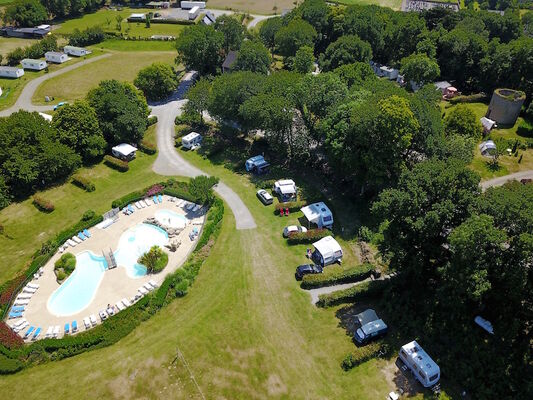 Piscine et moulin