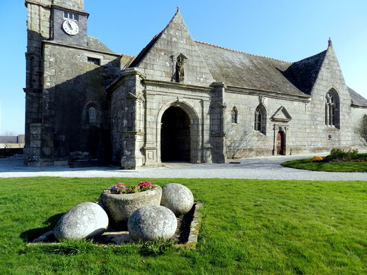 Plougourvest - église