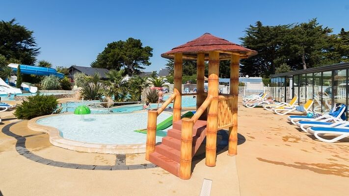 Saint-Lunaire-Camping-Longchamp-aire-de-jeux-enfants