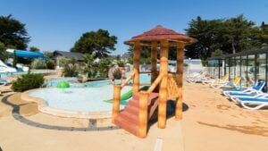 Saint-Lunaire-Camping-Longchamp-aire-de-jeux-enfants