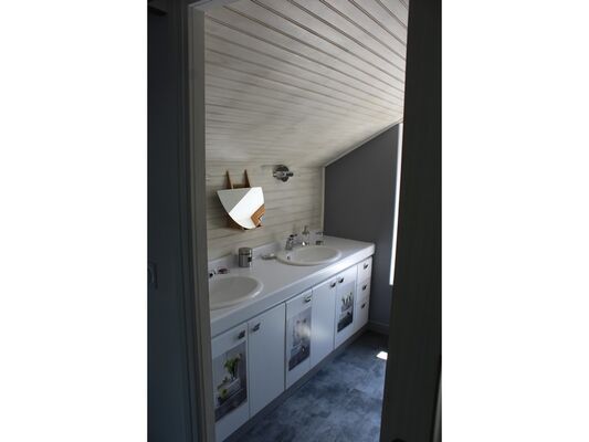 Salle-d-eau-cote-rue-port2