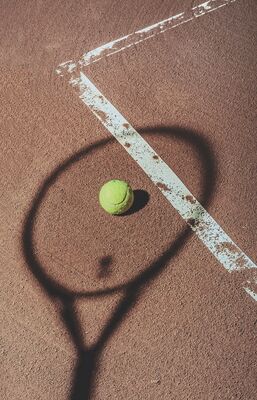 Tennis ©hessam-hojati-unsplash