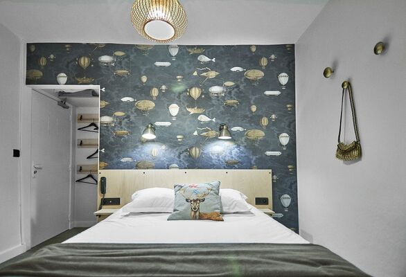 chambre double vue cour-hotel les charmettes -saintmalo