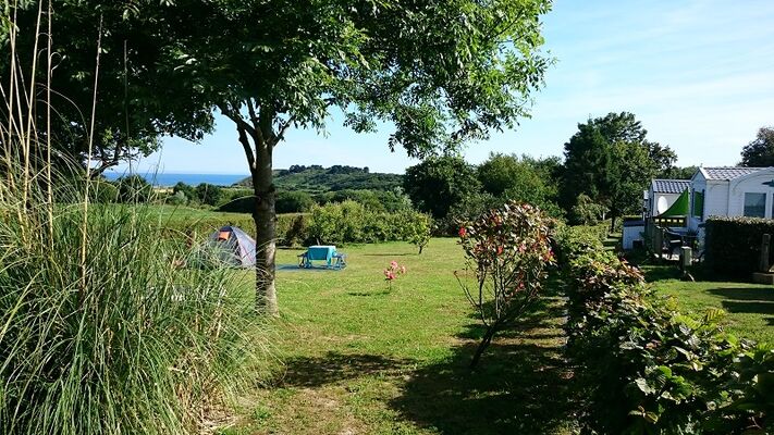 13 L'espace naturel tentes vue sur mer