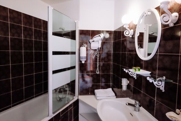 Motel l'Enclos 4 DONNEVILLE