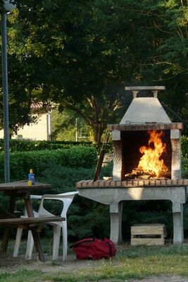Barbecue les petites pyrenees AURIGNAC RN