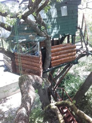 Cabane insolite1 MONES