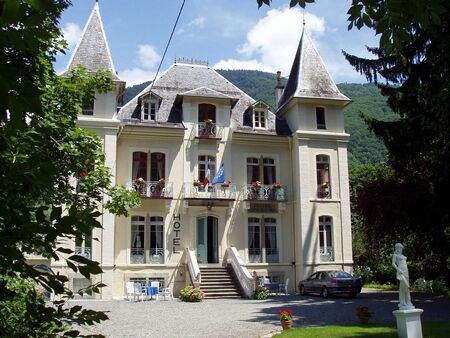 Castel de la pique vue exterieur BAGNERES DE LUCHON RN
