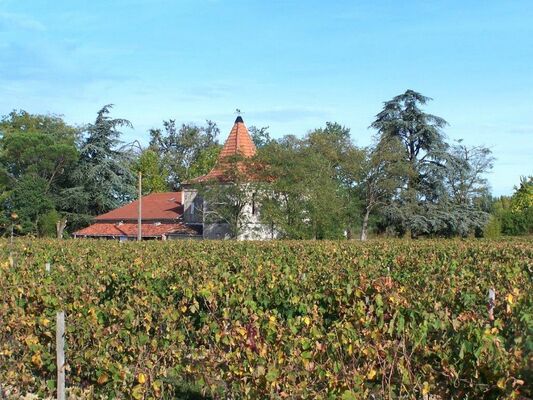 Chateau La Loge2