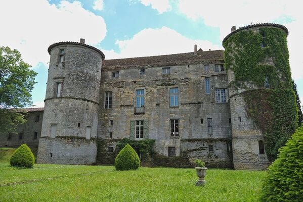 Château_de_Loubens-Lauragais_-_Château_-_02_-_2016-06-05