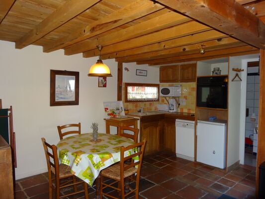 Gîte l'Ostal La Paguère Séjour cuisine- Mauvezin