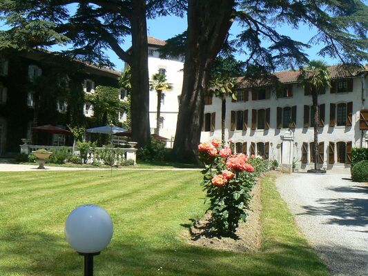 Hostellerie des cedres VILLENEUVE DE RIVIERE