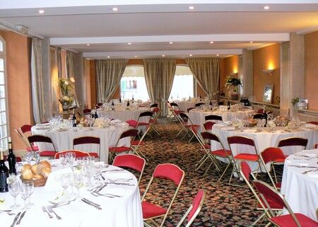 L'hostellerie des cedres salle restaurant VILLENEUVE DE RIVIERE