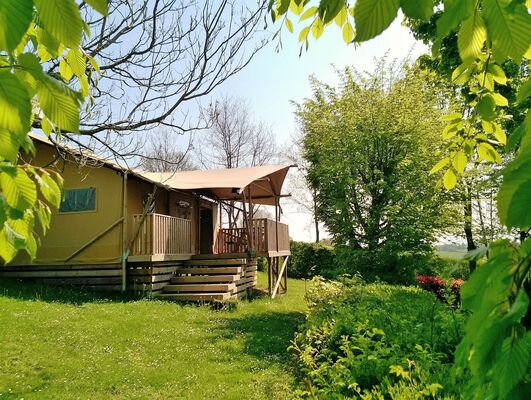 Lodge-camping-nature