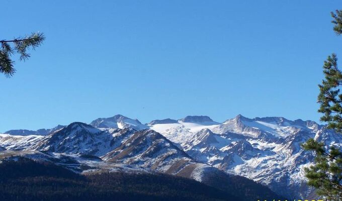 Pyrénées, Massif Maladetta et Aneto depuis la montaña d'Uishèra Val d'aran Michel fourment accompagnateur montagne