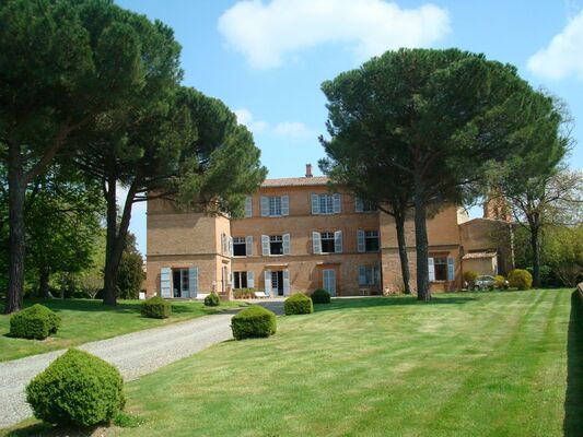 SAINT GENIES Chateau