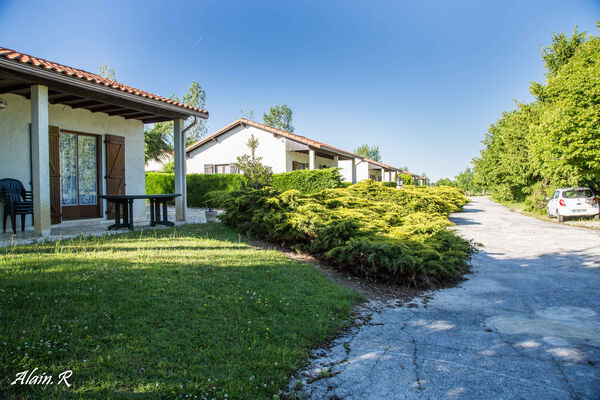 Village Vacances, Lac St Georges, Sarrecave, allée
