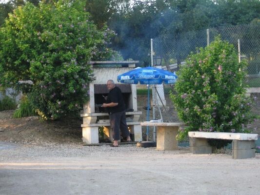 barbecue saint georges SARRECAVE