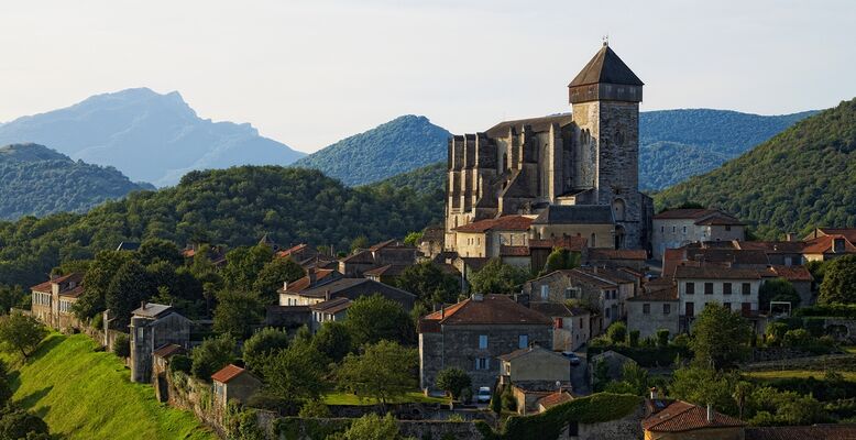 cathédrale St Bertra+village aérien