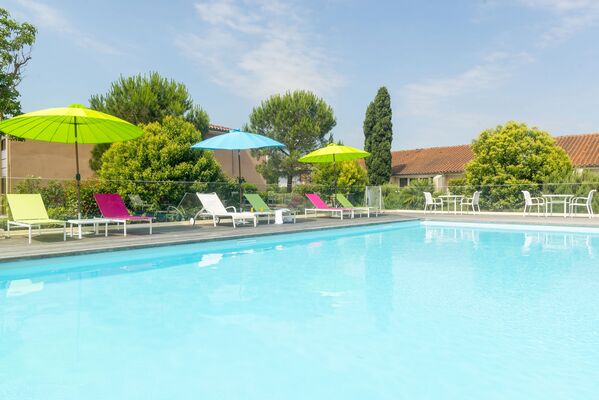 cerise_residence_de_diane_toulouse_piscine_exterieure (12)