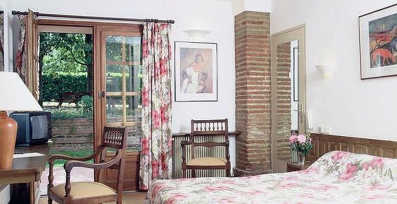 chambre hotel ratelier MONTAIGUT SUR SAVE