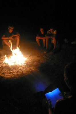 feu de camp explorateur nature MONTBRUN