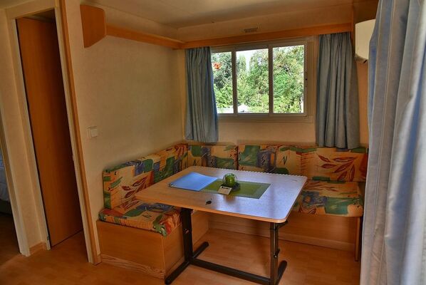Interieur mobilhome Camping MONTMAURIN