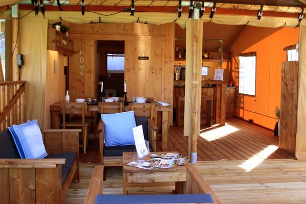luxury lodge terrasse et séjour Pre fixe CASSAGNABERE