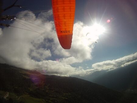 parapente orange soleil TOULOUSE
