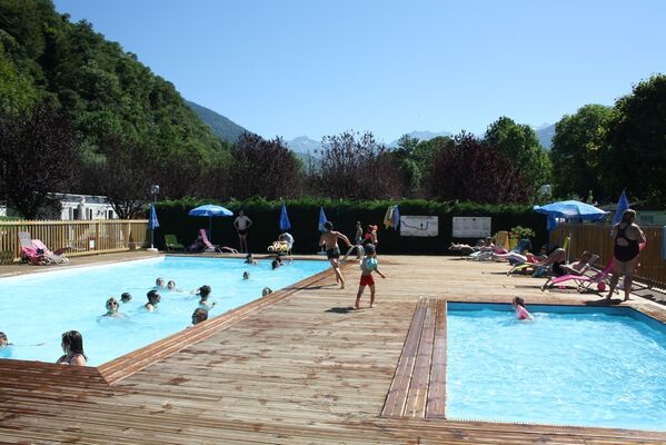 piscine camping pyreneen SALLES ET PRATVIEL