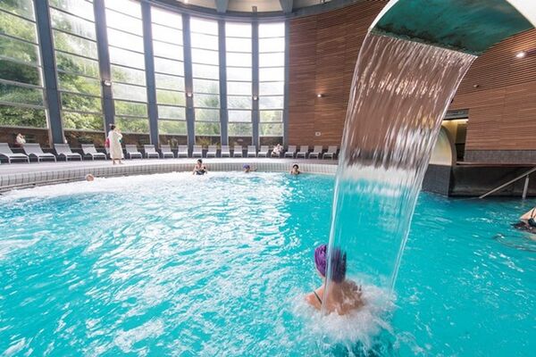 piscine de relaxation Thermes LUCHON