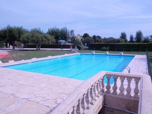piscine saint georges SARRECAVE