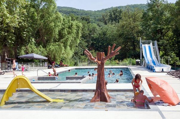piscine pataugeoire campind du moulin MARTRES