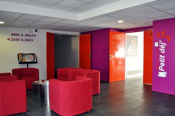 salon hall