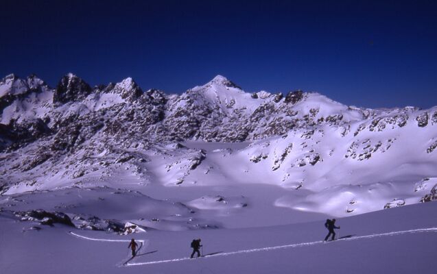 ski bureau guide BAGNERES DE LUCHON